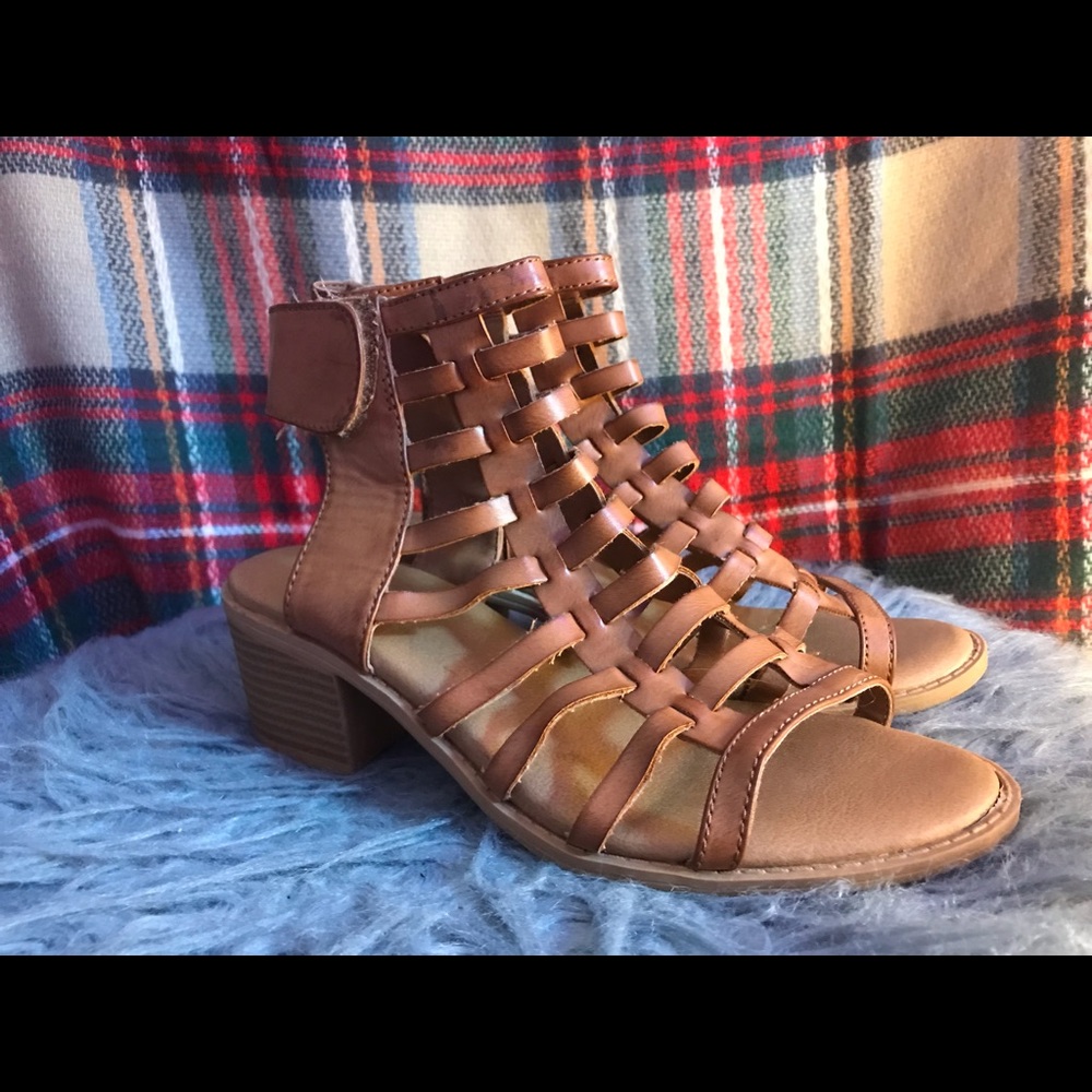 Brown sandals/heels